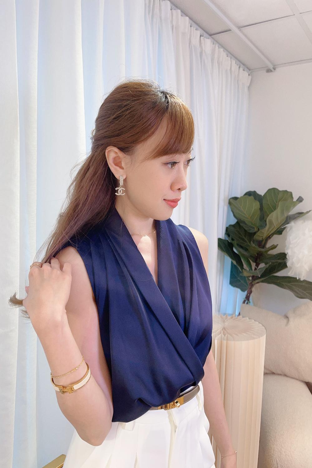 Thai satin elegantly crossed layering top (Navy)