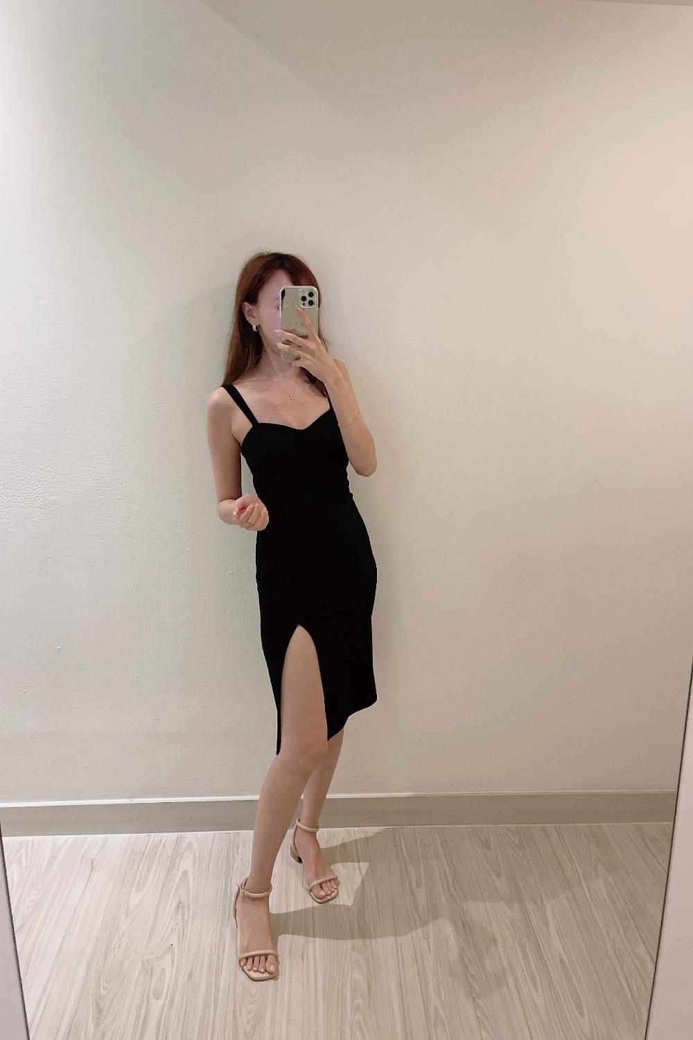 Thai so black split dress